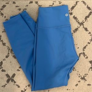 Lululemon blue Nile Wunder trains
